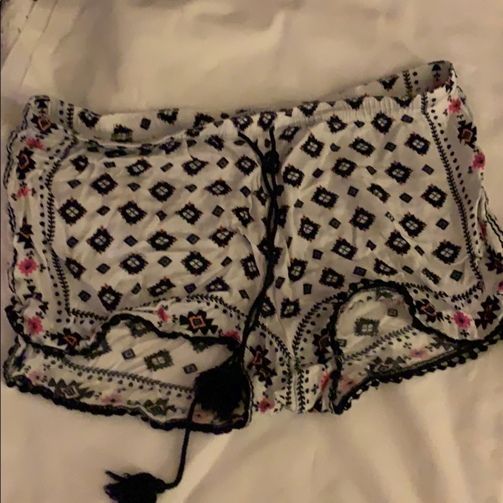 pajama short with tassel tie